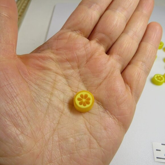 Easter Egg Filler: Small Erasers (16 items) Butterfly, Flowers, Lemons - Picture 9 of 10